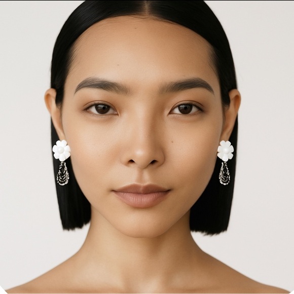 Black Tear Drop Flower Jewel Earrings - Picture 1 of 17